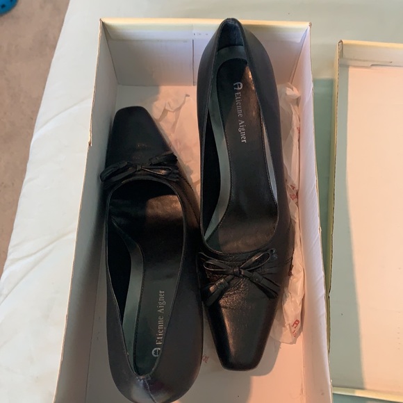 Etienne Aigner Narrow Black Heels - Picture 3 of 6